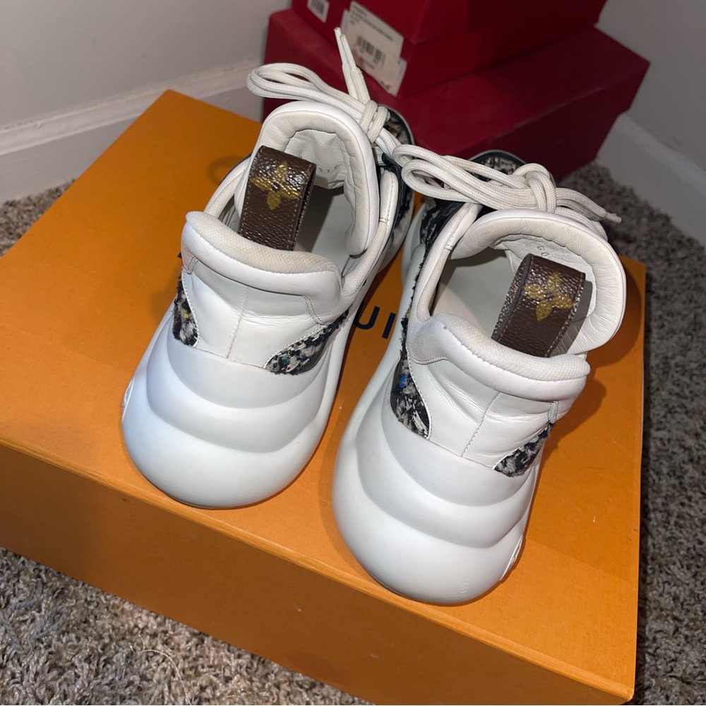 Louis Vuitton Sneakers - Picture 2 of 7